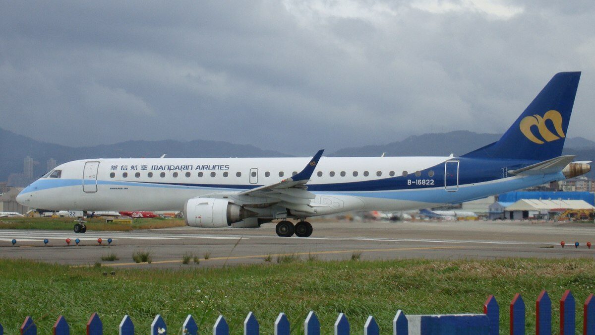 Taiwan’s Mandarin Airlines Phasing Out Embraer Fleet Early
