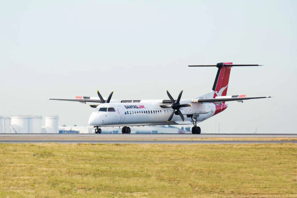 Qantaslink Dash 8-400 Returns To Sydney For Emergency Landing Due To Hydraulic Failure