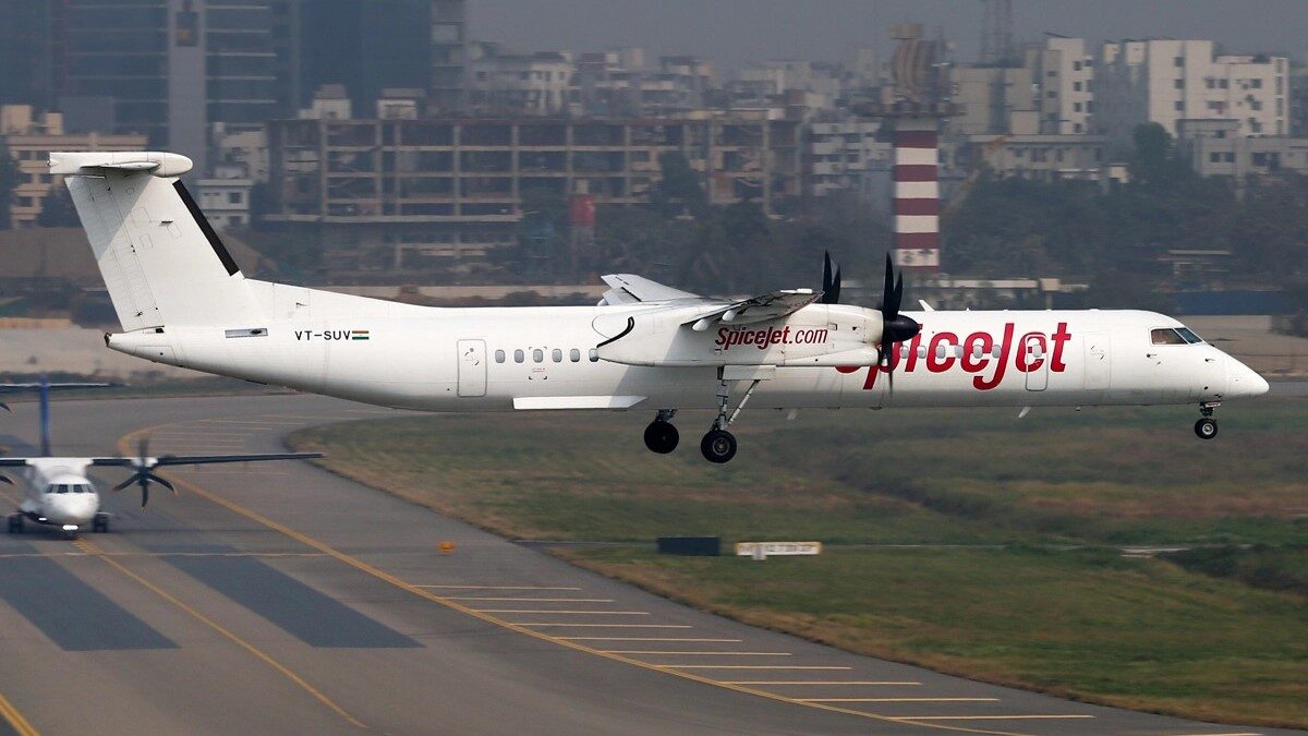 India’s SpiceJet Dash 8-400 Cracked Windshield Second Incident On Same Day For Airline
